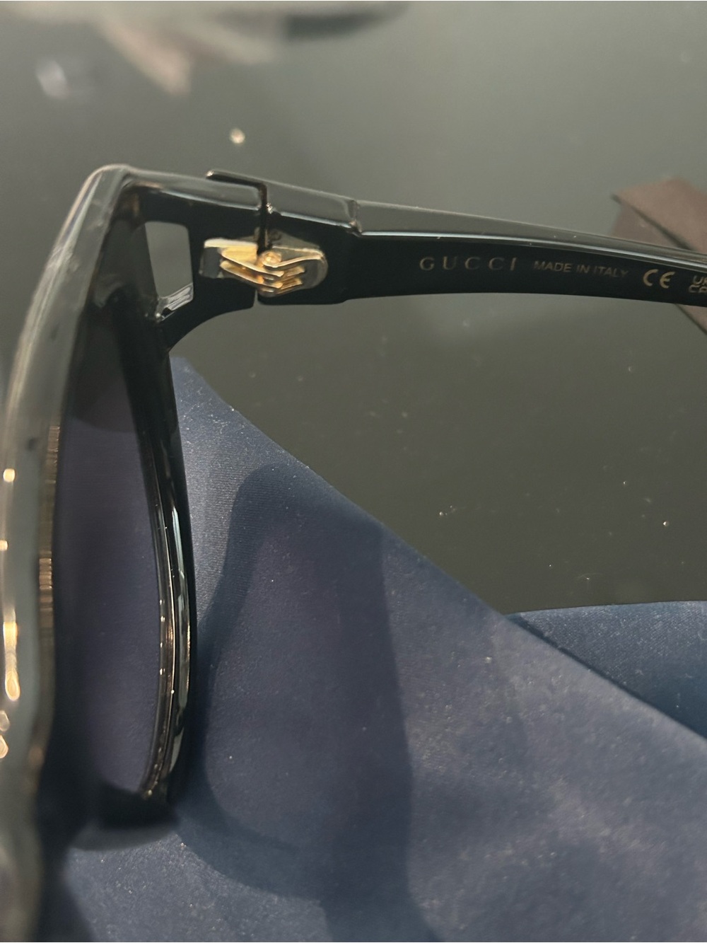 Gucci Black Cat-Eye Sunglasses - Picture 2 of 4